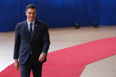 İspanya Başbakanı Pedro Sanchez AB Zirvesi için 23 Mart 2023 'te Brüksel' deki AB genel merkezine geliyor..