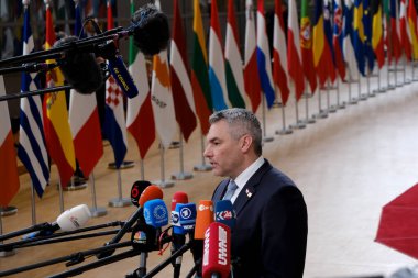 Avusturya Federal Başbakanı Karl Nehammer 23 Mart 2023 'te Brüksel' deki AB karargahına bir AB Zirvesi için geldi..