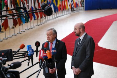 BM Genel Sekreteri Antonio Guterres ve Avrupa Konseyi Başkanı Charles Michel 23 Mart 2023 'te Brüksel' deki AB karargahına bir AB Zirvesi için geldiler.. 