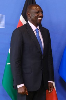 Avrupa Komisyonu Başkanı Ursula von der Leyen, 29 Mart 2023 'te Belçika' nın Brüksel kentindeki Avrupa Komisyonu binasında gerçekleşen toplantı öncesinde Kenya Cumhurbaşkanı William Ruto 'yu karşıladı.