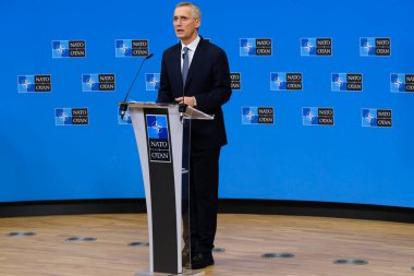 NATO Genel Sekreteri Jens Stoltenberg 3 Nisan 2023 'te Brüksel, Belçika' daki NATO genel merkezinde düzenlediği basın toplantısında konuştu..