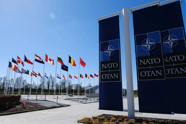 Nationell Flagg För Länder Som Medlemmar Nato Utanför Organisationens Högkvarter — Stockfoto