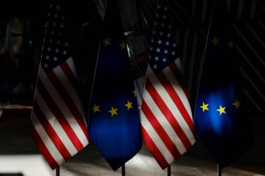 4 Nisan 2023 'te Brüksel, Belçika' daki Avrupa Konseyi bayrakları.