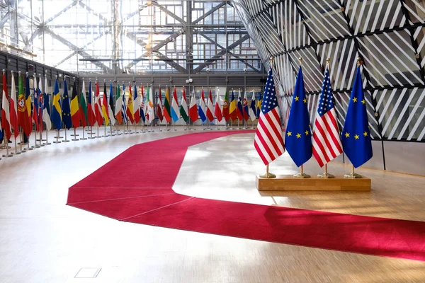 Banderas Europeas Estadounidenses Consejo Europeo Bruselas Bélgica Abril 2023 — Foto de Stock