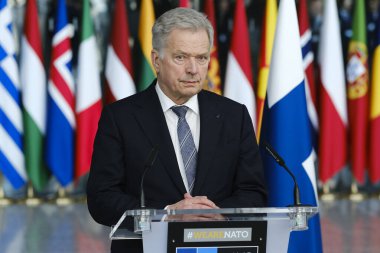 Finlandiya Cumhurbaşkanı Sauli Niinisto ve NATO Genel Sekreteri Jens Stoltenberg 4 Nisan 2023 'te Brüksel, Belçika' da düzenlenen NATO dışişleri bakanları toplantısında basın toplantısı düzenlediler..