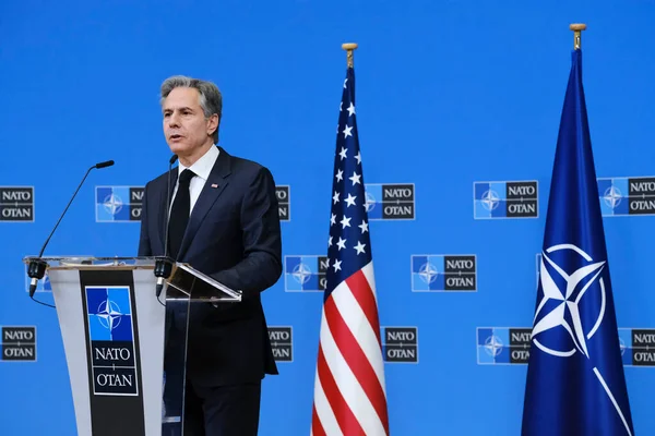 Yhdysvaltain Ulkoministeri Antony Blinken Puhuu Lehdistötilaisuudessa Naton Ulkoministerien Kokouksessa Naton — kuvapankkivalokuva