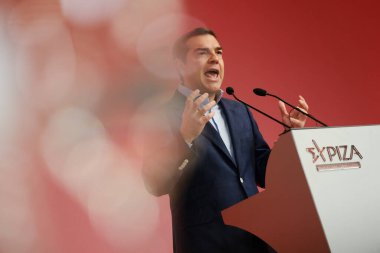 Yunanistan 'ın ana muhalefet Radikal Sol Koalisyonu (Syriza) parti lideri Alexis Tsipras, 9 Nisan 2023' te Atina, Yunanistan 'daki SYRIZA Merkez Komitesi toplantısında bir konuşma yaptı. 