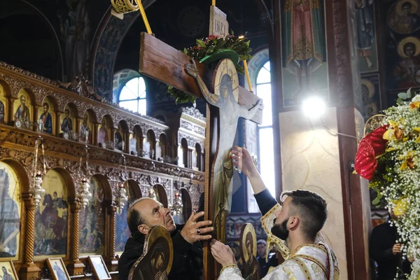 Православні Християни Беруть Участь Церемонії Осадження Ісуса Христа Православній Християнській — стокове фото