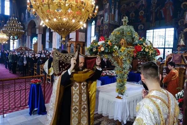 Православний Священик Бере Участь Церемонії Осадження Ісуса Христа Православній Християнській — стокове фото
