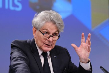 Avrupa Komisyonu Üyesi Thierry BRETON 'un 27 Nisan 2023' te Brüksel, Belçika 'da patent için Single Market' in tamamlanması konulu yeni kuralları üzerine düzenlediği basın toplantısı.