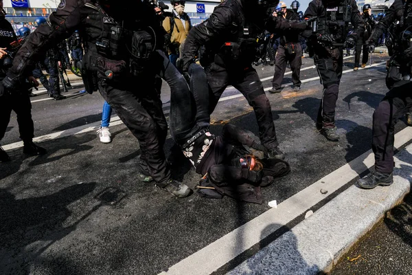 Lázadó Rendőrök Összecsaptak Tüntetőkkel Éves Május Jei Munkanap Labour Day — Stock Fotó