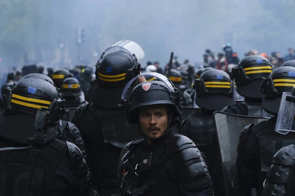 Polisi Huru Hara Bentrok Dengan Para Pengunjuk Rasa Sela Sela — Stok Foto