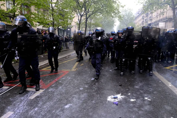 Poliția Rutieră Folosește Gaze Lacrimogene Pentru Dispersa Mulțimea Timpul Marșului — Fotografie, imagine de stoc