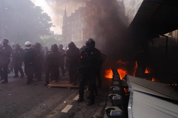 French Brav Police Unit Officers Clashed Protesters May Day Labour — Stock Photo, Image