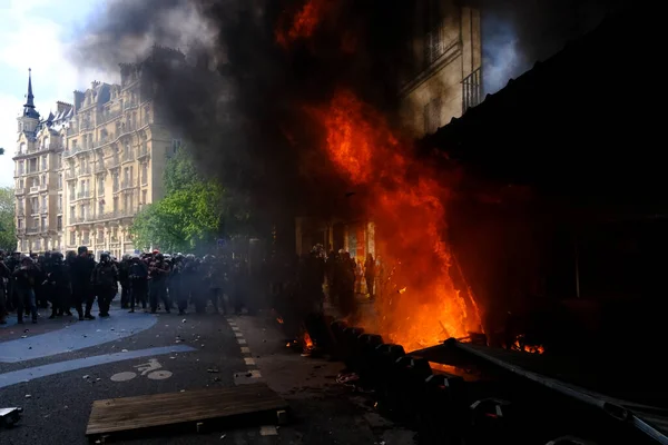 Manifestants Incendiant Des Barricades Lors Affrontements Avec Police Lors Marche — Photo