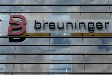 23 Temmuz 2022 'de Almanya' nın Nuremberg kentindeki Breuninger alışveriş merkezinde..