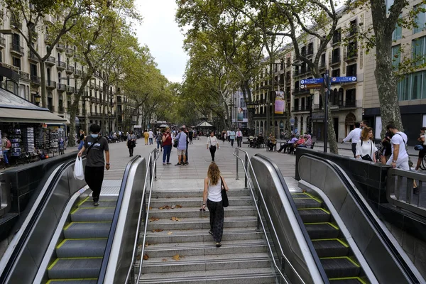 Turistická Procházka Centrálních Ulicích Barceloně Katalánsku Španělsko Října 2021 — Stock fotografie