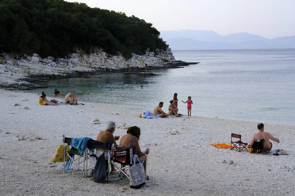 Lidé Užívají Slunce Moře Ostrově Kefalonia Řecku Července 2021 — Stock fotografie