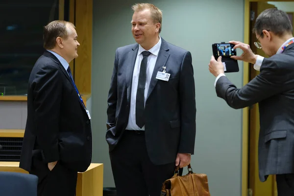 Försvarsminister Antti Kaikkonen Anländer Till Europeiska Rådets Högkvarter Bryssel Den — Stockfoto