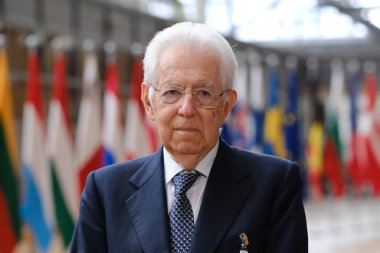 Mario MONTI, 22 Mayıs 2023 'te Belçika' nın Brüksel kentindeki Avrupa Konseyi 'ne AB bakanlarının bir toplantısına katılmak üzere geldi..