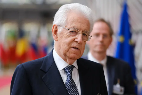 Mario Monti Přijíždí Zasedání Ministrů Zasedání Evropské Rady Bruselu Dne — Stock fotografie
