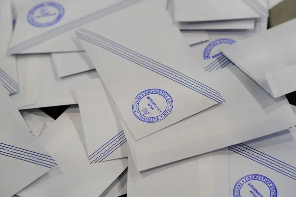 Gegossene Stimmzettel Liegen Während Der Griechischen Parlamentswahl Mai 2023 Einer — Stockfoto