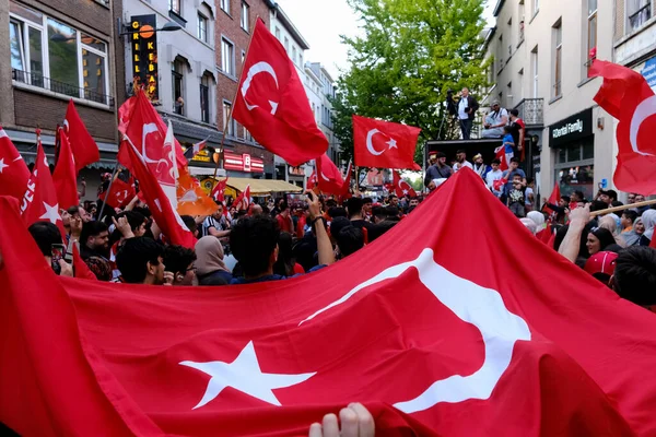 Supporters Turkish President Erdogan Celebrate Results Runoff Election Brussels Belgium — Stock Photo, Image