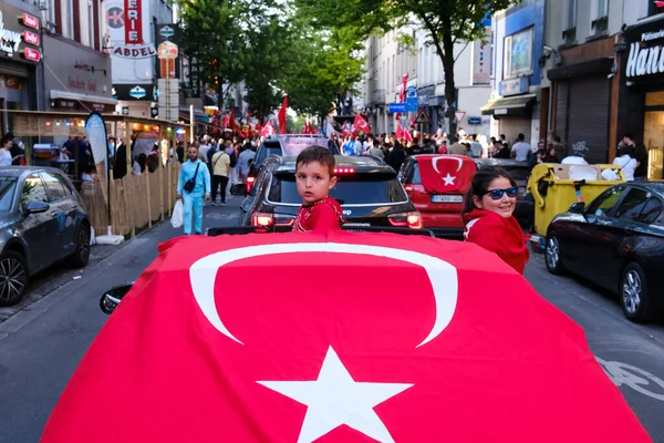 Zastánci Tureckého Prezidenta Erdogana Slaví Výsledcích Voleb Bruselu Dne Května — Stock fotografie
