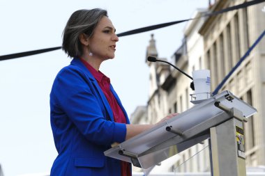 Vlaams Belang üyesi Barbara Pas, 29 Mayıs 2023 'te Belçika' nın Brüksel kentinde düzenlenen aşırı sağ Flaman partisi Vlaams Belang 'ın protesto toplantısına katıldı..