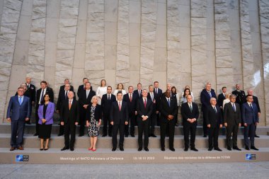 NATO Genel Sekreteri Jens Stoltenberg, 16 Haziran 2023 'te Belçika' nın Brüksel kentindeki NATO karargahındaki toplantının ikinci gününde aile fotoğrafı için NATO Savunma Bakanlarıyla birlikte poz verdi.