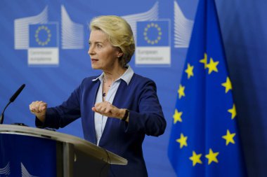 Avrupa Komisyonu Başkanı Ursula von der Leyen, Komisyon Heyeti 'nin Belçika' nın Brüksel kentindeki AB karargahında yaptığı toplantı sonrasında basın toplantısında konuştu. 20, 2023.