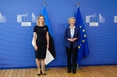 Avrupa Komisyonu Başkanı Ursula von der Leyen, 28 Haziran 2023 'te Brüksel, Belçika' daki AB genel merkezinde gerçekleşen görüşme öncesinde Estonya Başbakanı Kaja Kallas 'ı karşıladı..