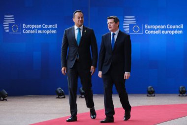 İrlanda Başbakanı Leo Varadkar 29 Haziran 2023 'te Brüksel' deki AB karargahına bir AB zirvesi için geldi..