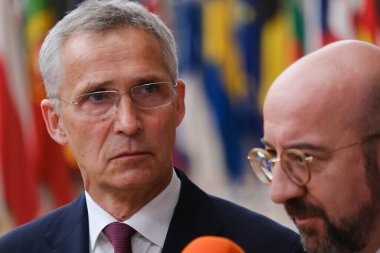 NATO Genel Sekreteri Jens Stoltenberg ve AB Konseyi Başkanı Charles Michel, 29 Haziran 2023 'te Brüksel, Belçika' da düzenlenen Avrupa Birliği zirvesine katılan basın mensuplarına konuştular.