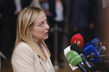 İtalya Başbakanı Giorgia Meloni, 29 Haziran 2023 'te Brüksel' deki AB karargahına bir AB Zirvesi için geldi..