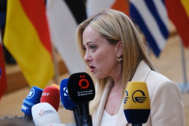 İtalya Başbakanı Giorgia Meloni, 29 Haziran 2023 'te Brüksel' deki AB karargahına bir AB Zirvesi için geldi..