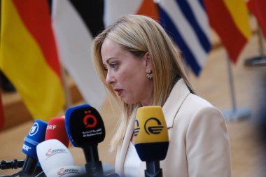 İtalya Başbakanı Giorgia Meloni, 29 Haziran 2023 'te Brüksel' deki AB karargahına bir AB Zirvesi için geldi..