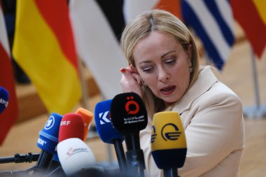 İtalya Başbakanı Giorgia Meloni, 29 Haziran 2023 'te Brüksel' deki AB karargahına bir AB Zirvesi için geldi..