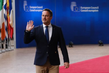 Lüksemburg Başbakanı Xavier Bettel 29 Haziran 2023 'te Brüksel' deki AB karargahına bir AB Zirvesi için geldi..