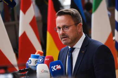 Lüksemburg Başbakanı Xavier Bettel 29 Haziran 2023 'te Brüksel' deki AB karargahına bir AB Zirvesi için geldi..