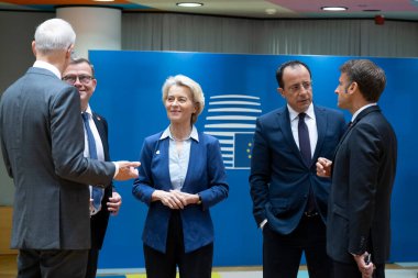 Avrupa Komisyonu Başkanı Ursula von der Leyen, 30 Haziran 2023 'te Brüksel' deki AB karargahına bir AB Zirvesi için geldi..