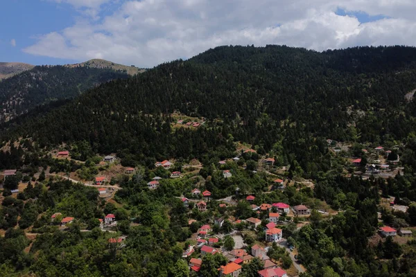 Yunanistan 'ın Lefka köyünün 15 Ağustos 2023 tarihli hava görüntüsü.