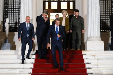 AB, Batı Balkanlar ve Ukrayna Cumhurbaşkanı Volodymyr Zelensky 'nin liderleri, 21 Ağustos 2023' te Yunanistan 'ın başkenti Atina' daki Maximos Köşkü 'nde aile fotoğrafına poz vermek üzere geldiler..