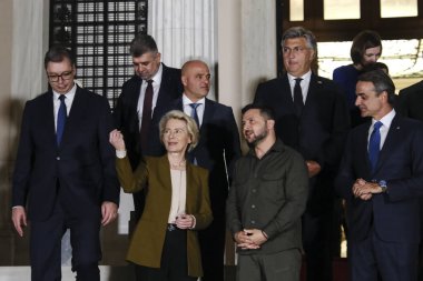 AB, Batı Balkanlar ve Ukrayna Cumhurbaşkanı Volodymyr Zelensky 'nin liderleri, 21 Ağustos 2023' te Yunanistan 'ın başkenti Atina' daki Maximos Köşkü 'nde aile fotoğrafına poz vermek üzere geldiler..