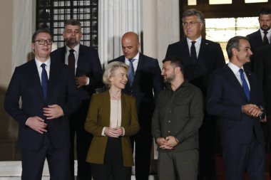 AB, Batı Balkanlar ve Ukrayna Cumhurbaşkanı Volodymyr Zelensky 'nin liderleri, 21 Ağustos 2023' te Yunanistan 'ın başkenti Atina' daki Maximos Köşkü 'nde aile fotoğrafına poz vermek üzere geldiler..
