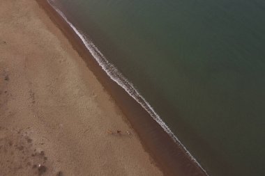 Kourouta, Amaliada, Yunanistan 'ın 24 Ağustos 2023 tarihli kumlu plajı.