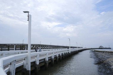 17 Eylül 2023 'te Blankenberge, Belçika' da ahşap bir platform..