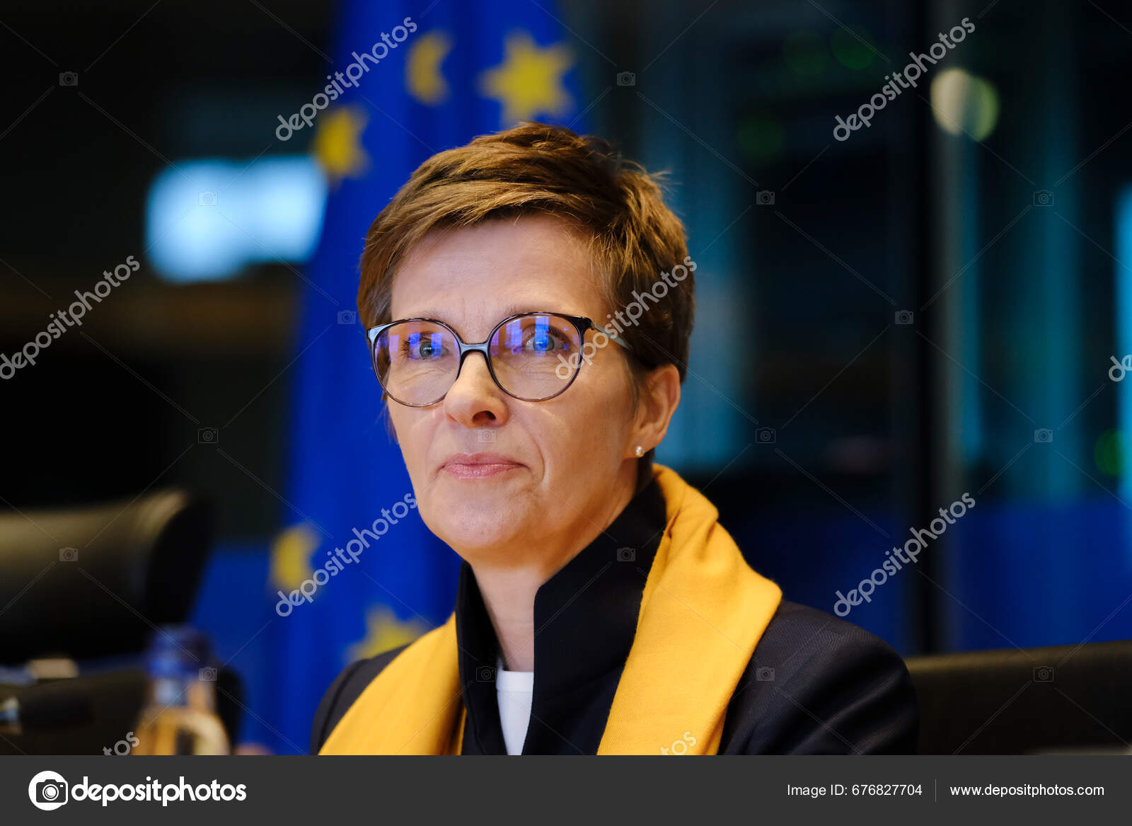 克劳迪娅布赫在2023年9月20日于比利时布鲁塞尔欧洲议会举行的听证会上被提名为欧洲央行监管委员会新主席—— 库存社论照片©