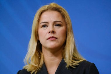 Avrupa Komisyonu Başkanı Ursula von der LEYEN ve Letonya Başbakanı Evika SILINA tarafından 27 Eylül 2023 'te Brüksel, Belçika' da yapılan basın açıklaması.