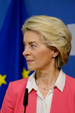Avrupa Komisyonu Başkanı Ursula von der LEYEN ve Letonya Başbakanı Evika SILINA tarafından 27 Eylül 2023 'te Brüksel, Belçika' da yapılan basın açıklaması.